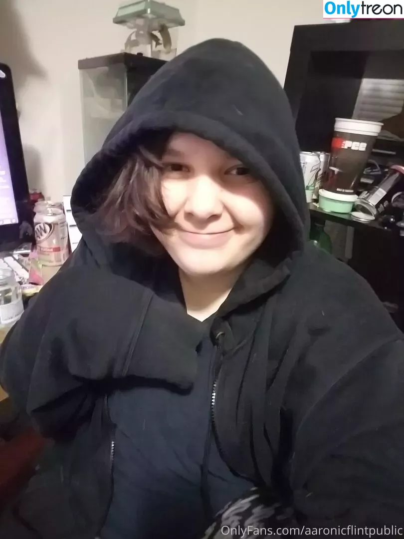 aaronicflintpublic голая photo #0004 (thephillips15)