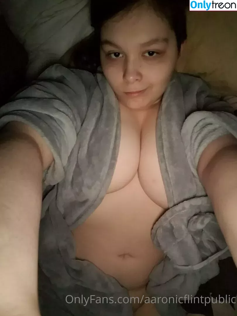 aaronicflintpublic голая photo #0005 (thephillips15)