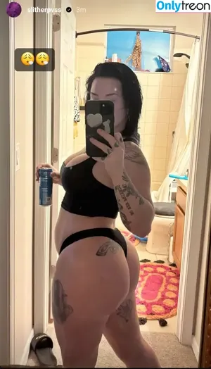 Aaryn.MJ / slitherpvss / st0n3d_un1c0rn nude photo #0002