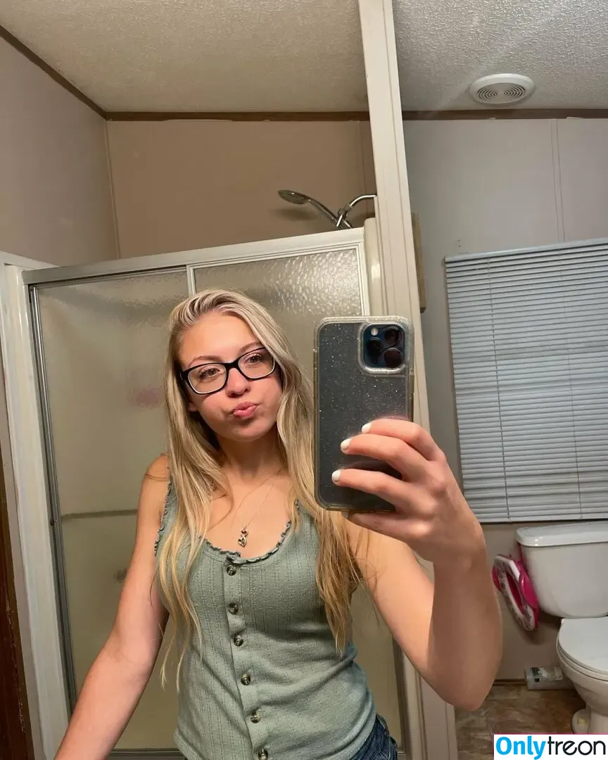 aautumn_blondie nude photo #0092 (a_rogs_0922)