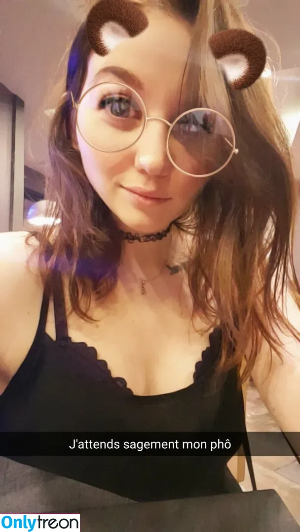 Aayley nude photo #0050 (French streamer)