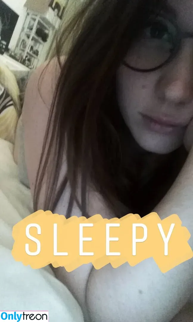 Aayley nude photo #0063 (French streamer)