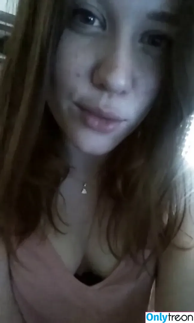 Aayley nude photo #0066 (French streamer)