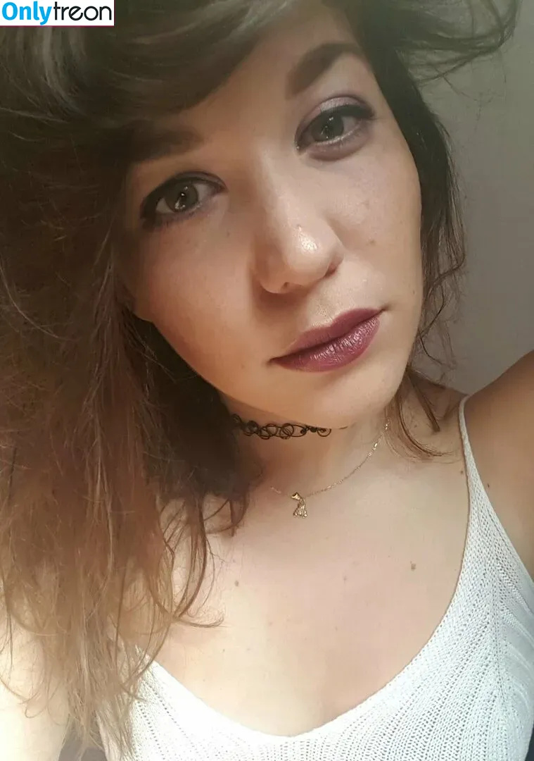 Aayley nude photo #0076 (French streamer)