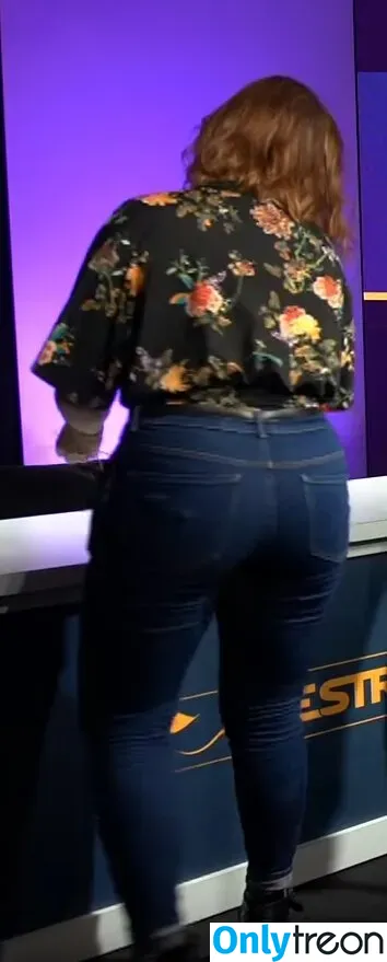 Aayley nude photo #0085 (French streamer)