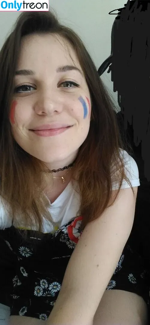 Aayley nude photo #0088 (French streamer)