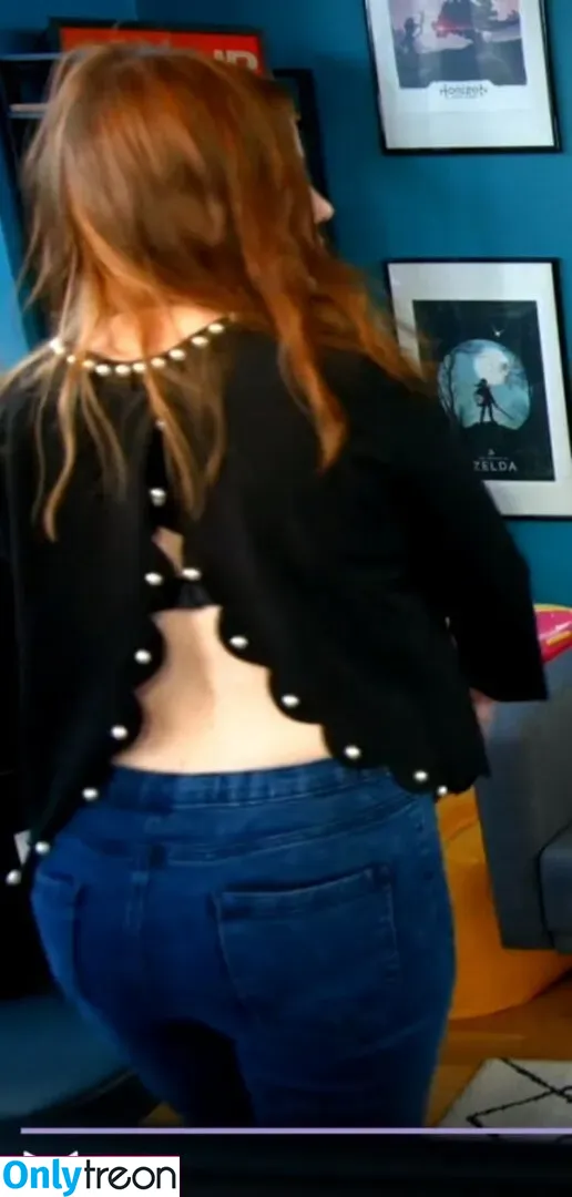 Aayley nude photo #0091 (French streamer)