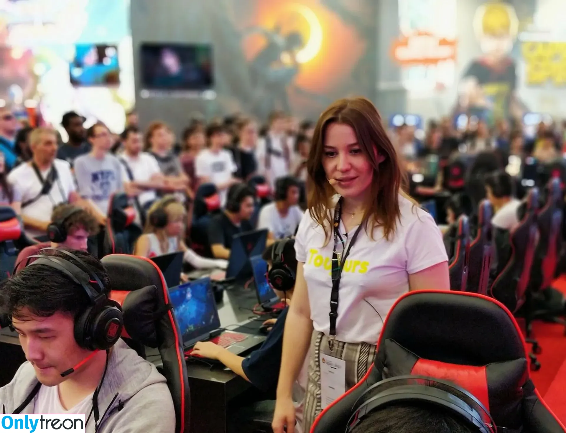 Aayley nude photo #0095 (French streamer)