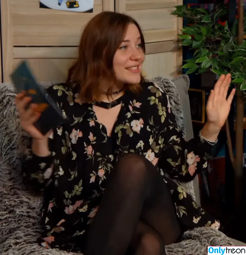 Aayley nude photo #0098 (French streamer)