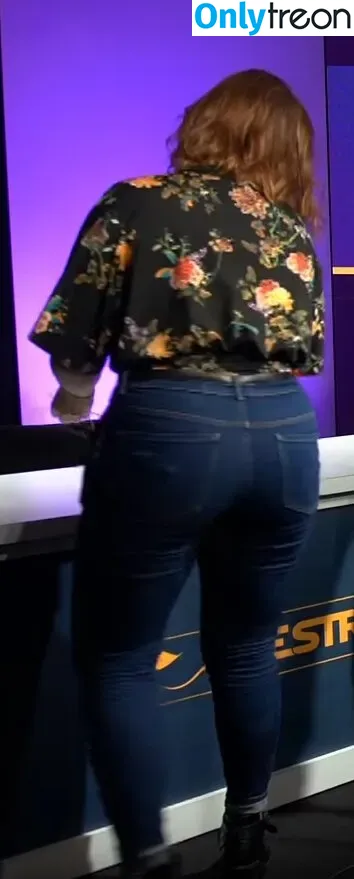 Aayley nude photo #0119 (French streamer)