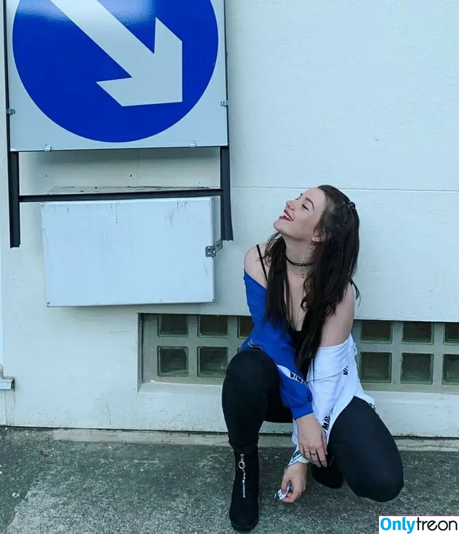 Aayley nude photo #0124 (French streamer)