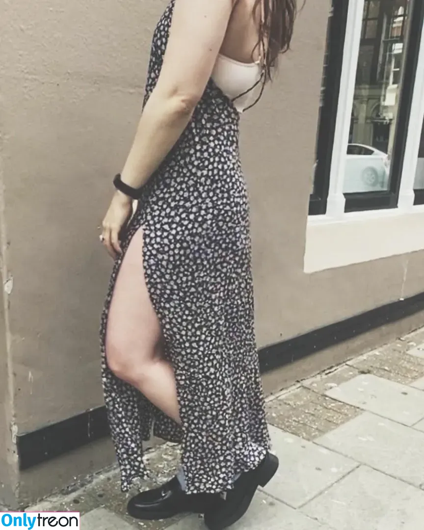 Aayley nude photo #0148 (French streamer)