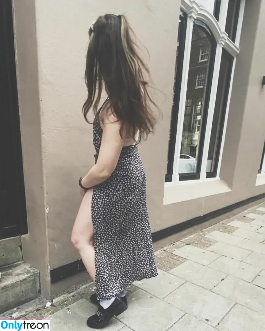 Aayley nude photo #0149 (French streamer)