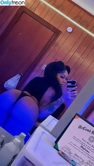 abaddiee / abadiieee nude photo #0022
