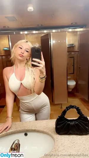  nude photo #0005