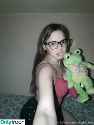 abbydiazfree / abigailz23 nude photo #0009