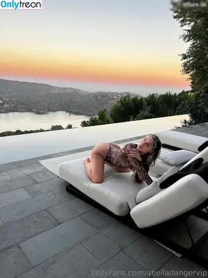 Abella Danger / abella_danger / abelladanger / dangershewrote фото голая #3277