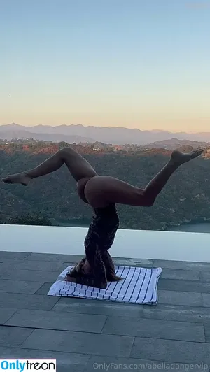 Abella Danger / abella_danger / abelladanger / dangershewrote фото голая #3306
