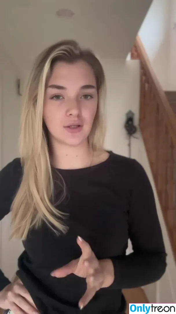 Abi Coombes Farmer nude photo #0030 (abi.coombes / abixonlyfans)