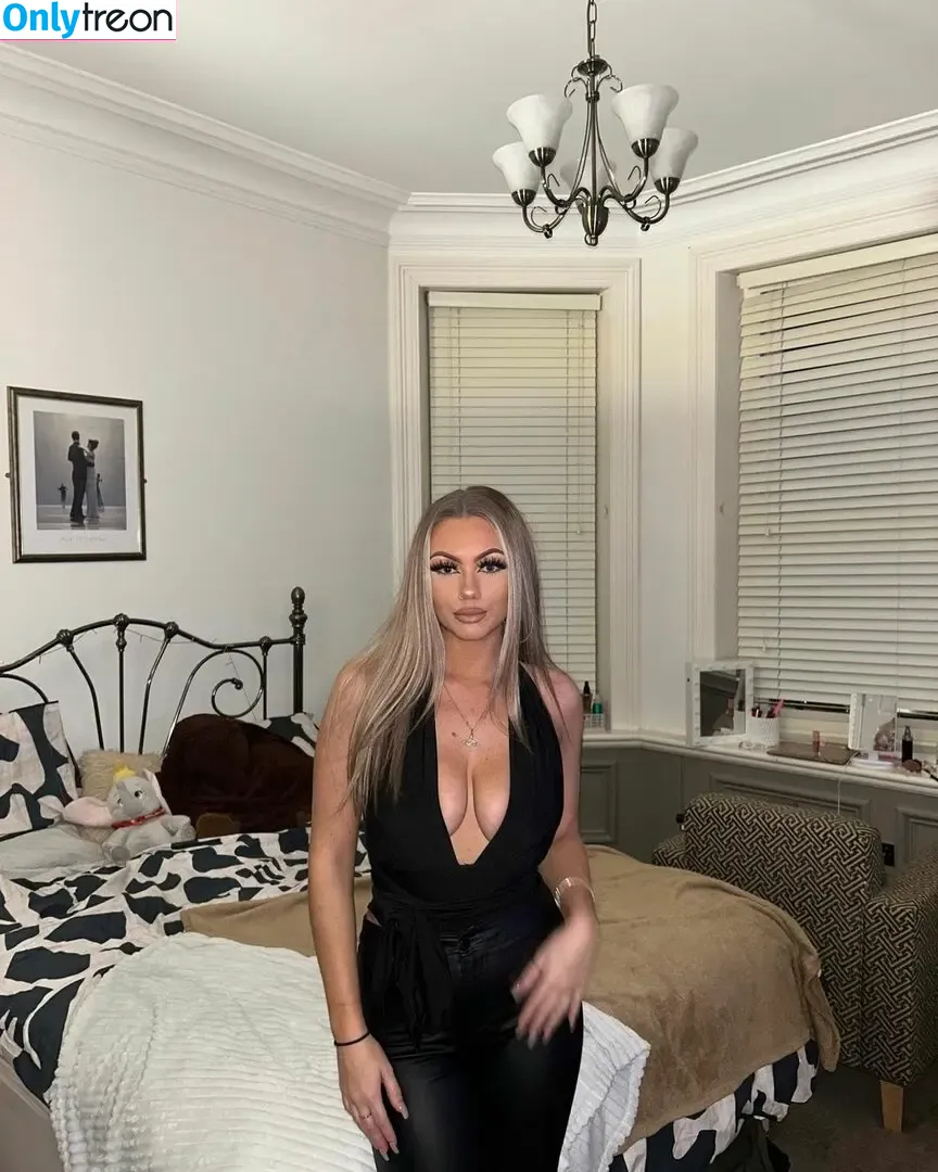 Abi Greasley nude photo #0036 (abi.greasley / abibamfordxx / abigreasley)