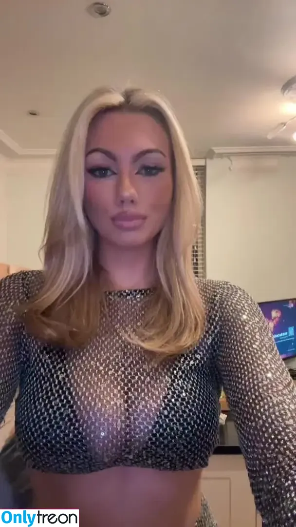 Abi Greasley nude photo #0221 (abi.greasley / abibamfordxx / abigreasley)