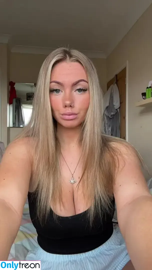 Abi Greasley nude photo #0257 (abi.greasley / abibamfordxx / abigreasley)