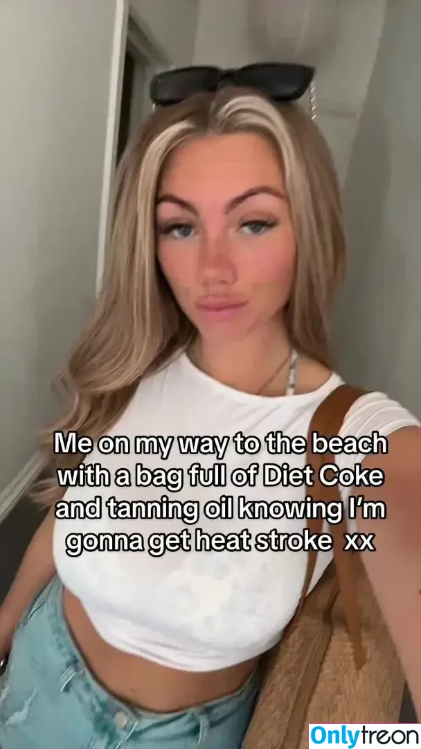 Abi Greasley nude photo #0259 (abi.greasley / abibamfordxx / abigreasley)