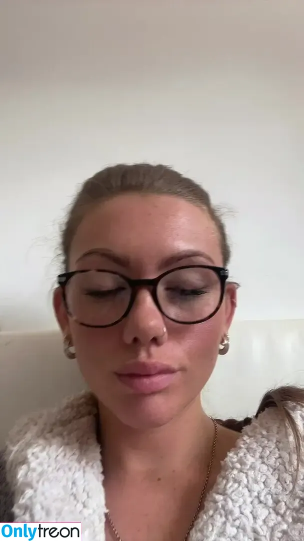 Abi Greasley nude photo #0269 (abi.greasley / abibamfordxx / abigreasley)
