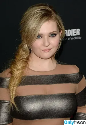 Abigail Breslin / abbienormal9 / yoabbaabba nude photo #0068