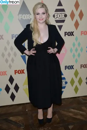 Abigail Breslin / abbienormal9 / yoabbaabba nude photo #0074