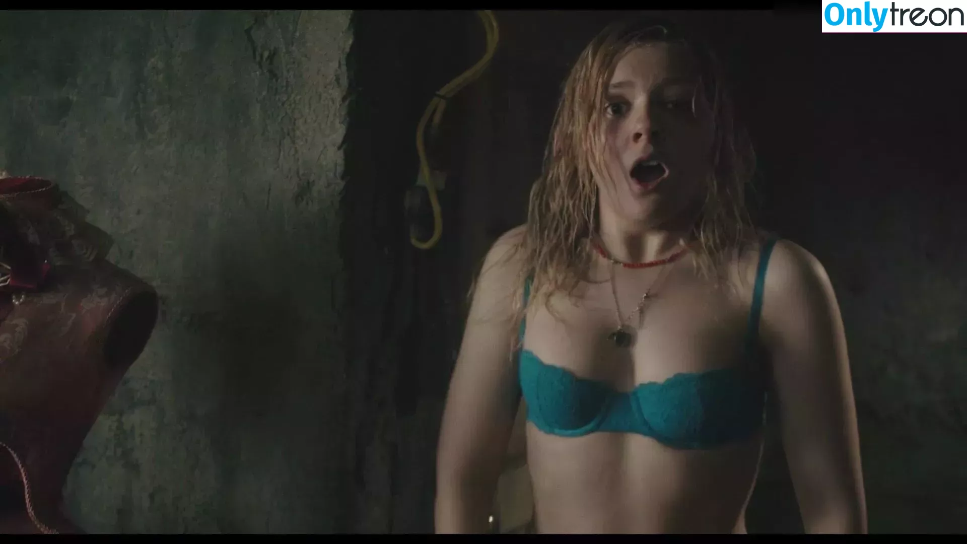 Abigail Breslin nude photo #0032 (abbienormal9 / yoabbaabba)