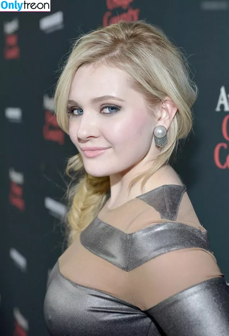 Abigail Breslin голая photo #0056 (abbienormal9 / yoabbaabba)