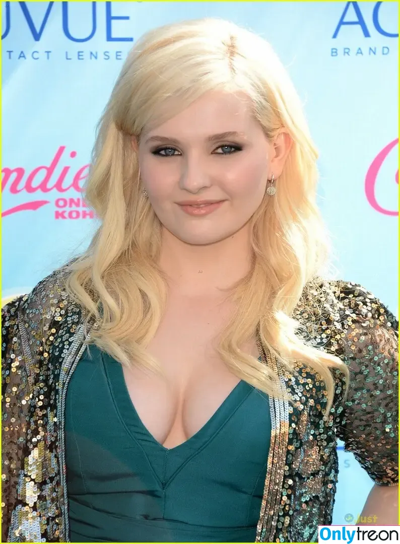 Abigail Breslin nude photo #0071 (abbienormal9 / yoabbaabba)