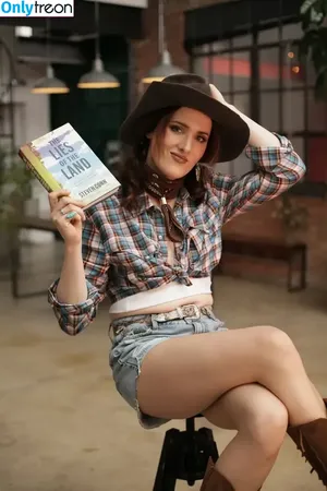 Abigail Thorn / Philosophy tube / abbythorn / theabigailthorn nude photo #0006