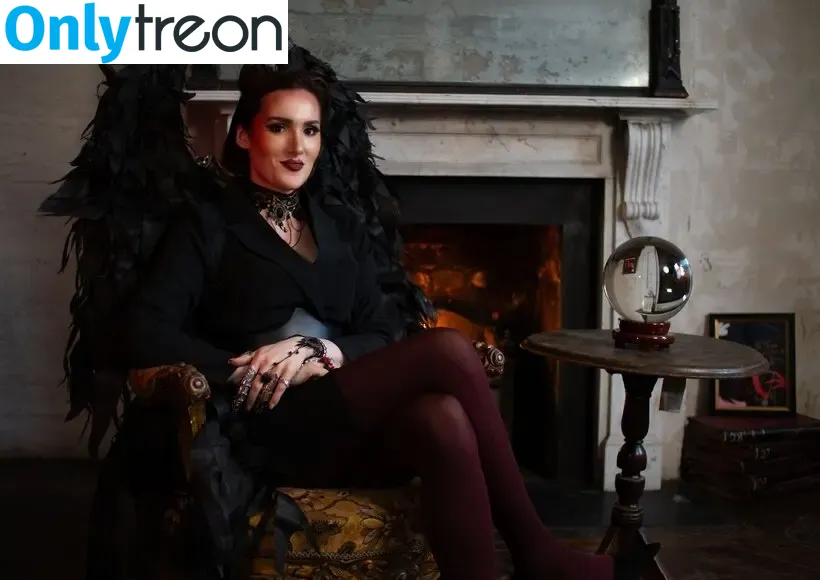 Abigail Thorn голая photo #0015 (Philosophy tube / abbythorn / theabigailthorn)