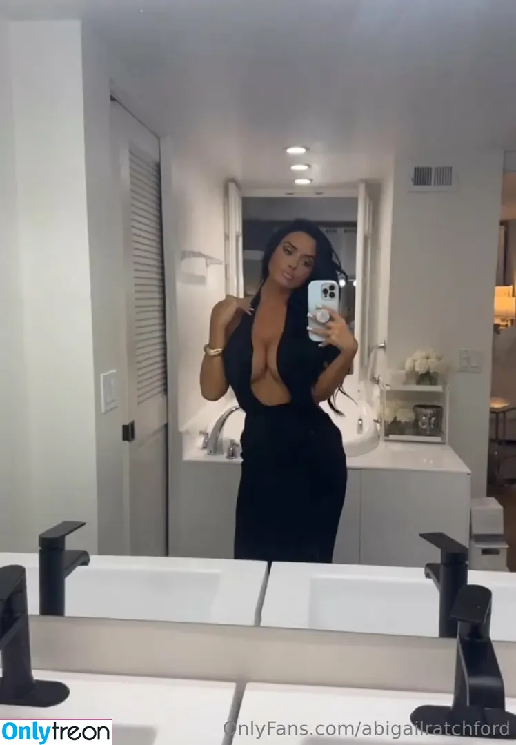 abigailratchford голая photo #0105 (abigailratchford)
