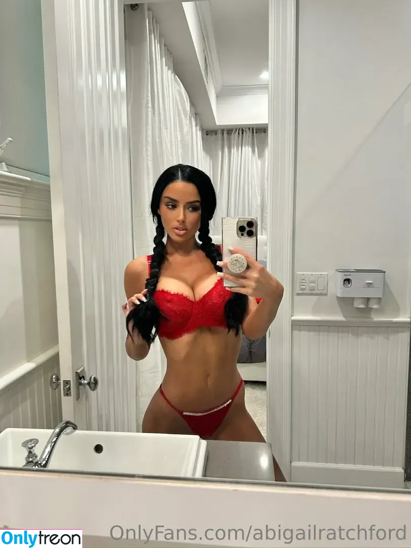 abigailratchford голая photo #0108 (abigailratchford)