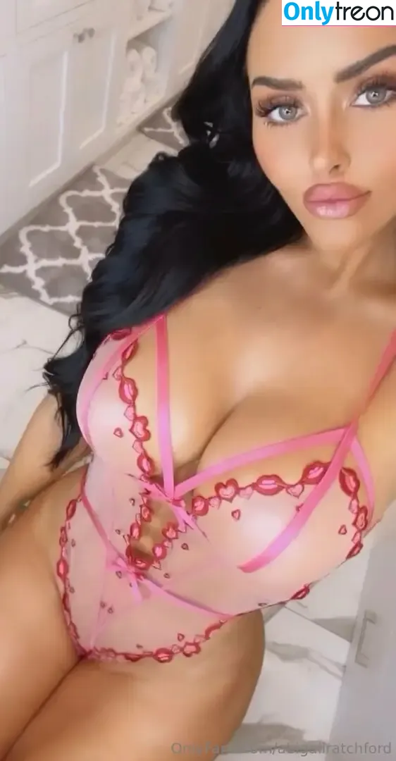 abigailratchford голая photo #0112 (abigailratchford)