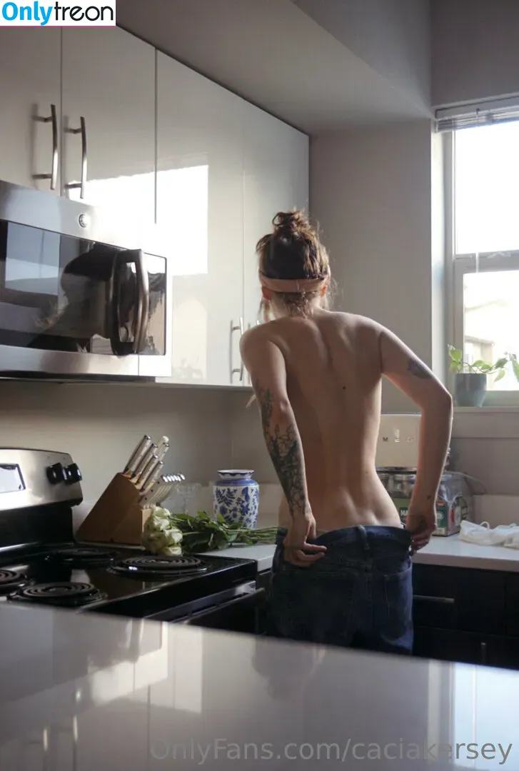 Acacia Kersey nude photo #0022 (acaciacutey / acaciakersey / acacxa / caciakersey)