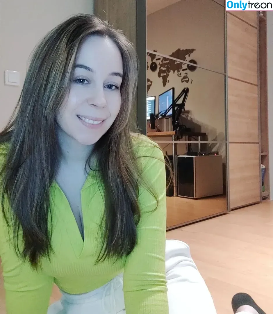 actuallyalisa nude photo #0009 (actuallyalisa)