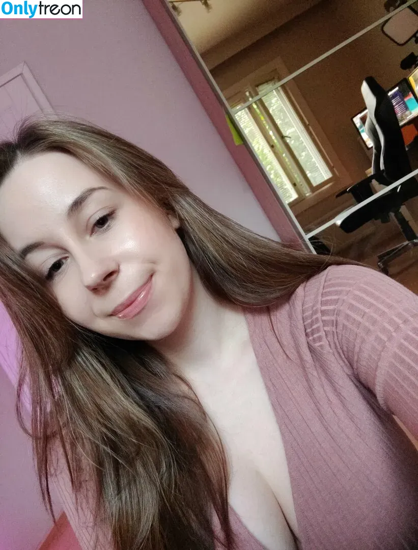 actuallyalisa nude photo #0015 (actuallyalisa)