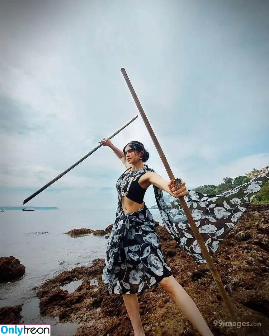 Adah Sharma голая photo #0031 (adah_ki_adah)