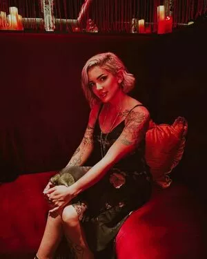 Addie Nicole Amick / Halocene / addienicoleamick фото голая #0525