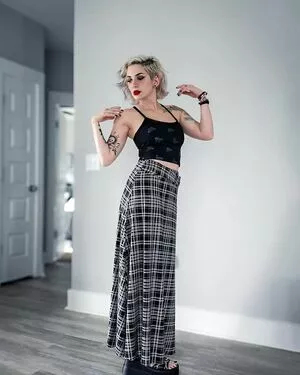 Addie Nicole Amick / Halocene / addienicoleamick фото голая #0528