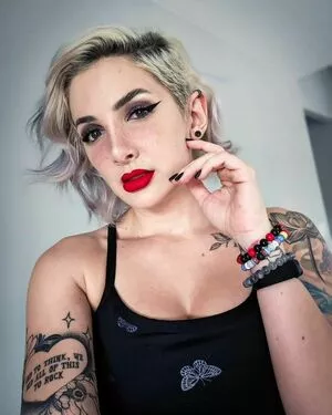 Addie Nicole Amick / Halocene / addienicoleamick фото голая #0531