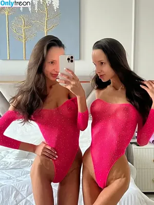 Adelalinka Twins / adelalinka / adelalinka_life / adelina_alinka nude photo #0429