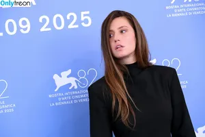 Adele Exarchopoulos / adeleexarchopoulos nude photo #0389