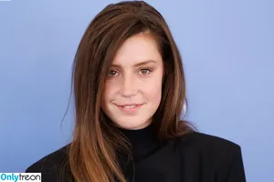 Adele Exarchopoulos / adeleexarchopoulos nude photo #0402