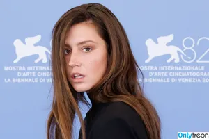 Adele Exarchopoulos / adeleexarchopoulos nude photo #0405