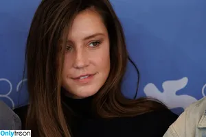 Adele Exarchopoulos / adeleexarchopoulos nude photo #0406